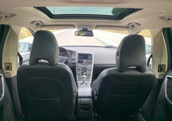 Volvo XC 60 cena 71900 przebieg: 206000, rok produkcji 2015 z Warszawa małe 596